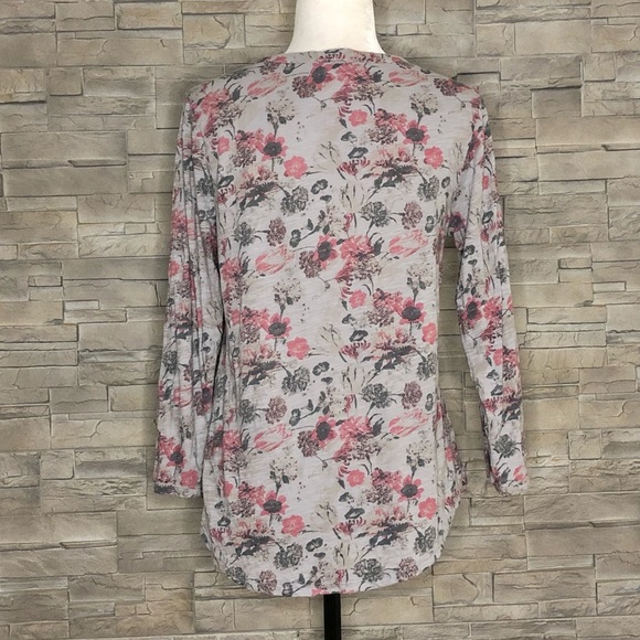 Lucky Brand grey floral top - Picture 5 of 6